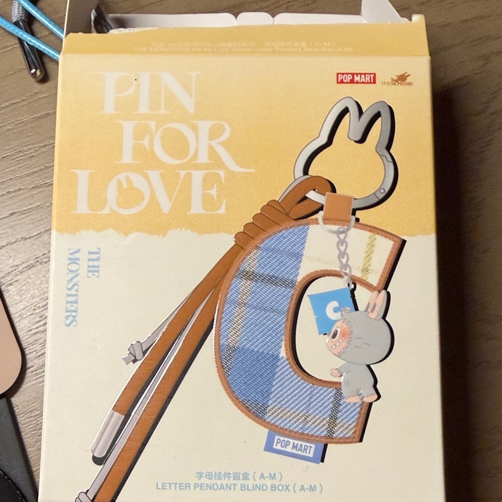 Pop Mart Pin for Love Pendant Box
